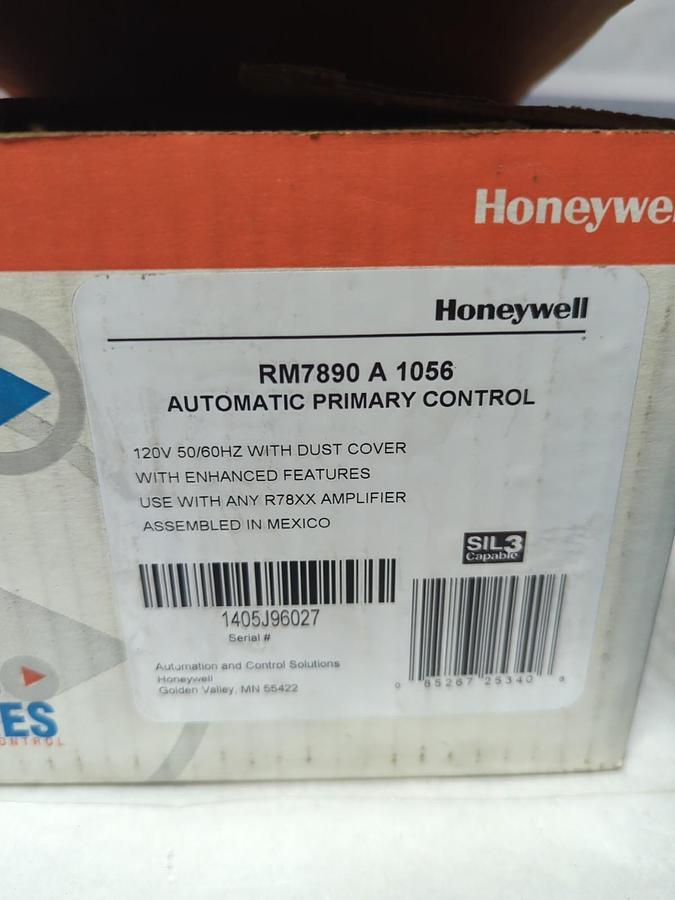 HONEYWELL,RM7890 A 1056,AUTOMATIC PRIMARY CONTROL 120V 50/60HZ W/DUST COVER NOS