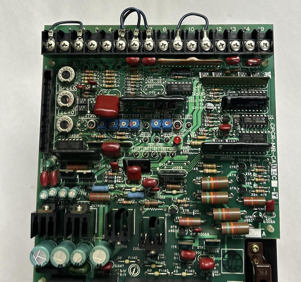 Used YASKAWA,CPCR-MR05C-Y11,SERVOPACK