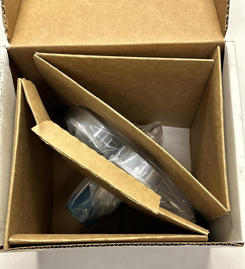 Used AIRGAS,Y12-C445D660,SPECIALTY GAS REGULATOR 4000/100 PSI NEW