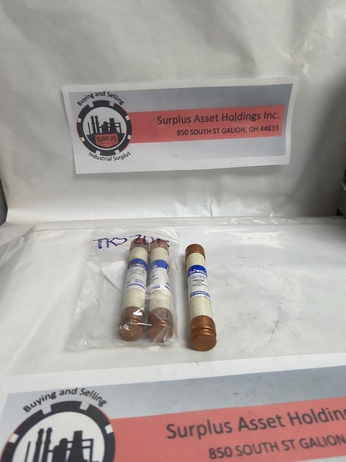 Used FERRAZ SHAWMUT,TRS20R,TRI-ONIC FUSE 20 AMP LOT OF 3 PRE-OWNED
