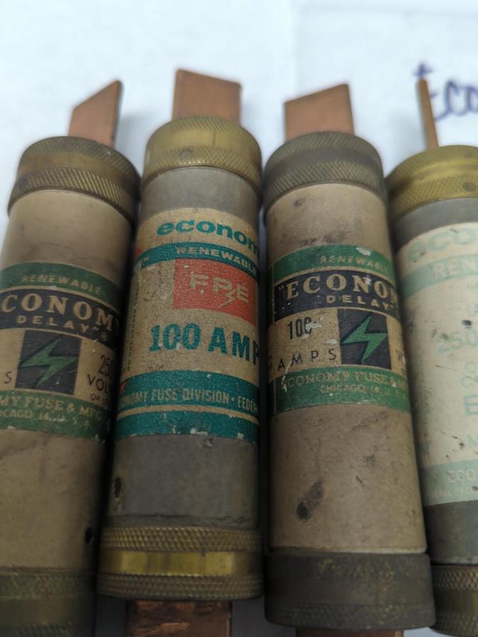 ECONOMY,100 AMP,RENEWABLE 100 AMP FUSE LOT OF 4 PRE-OWNED