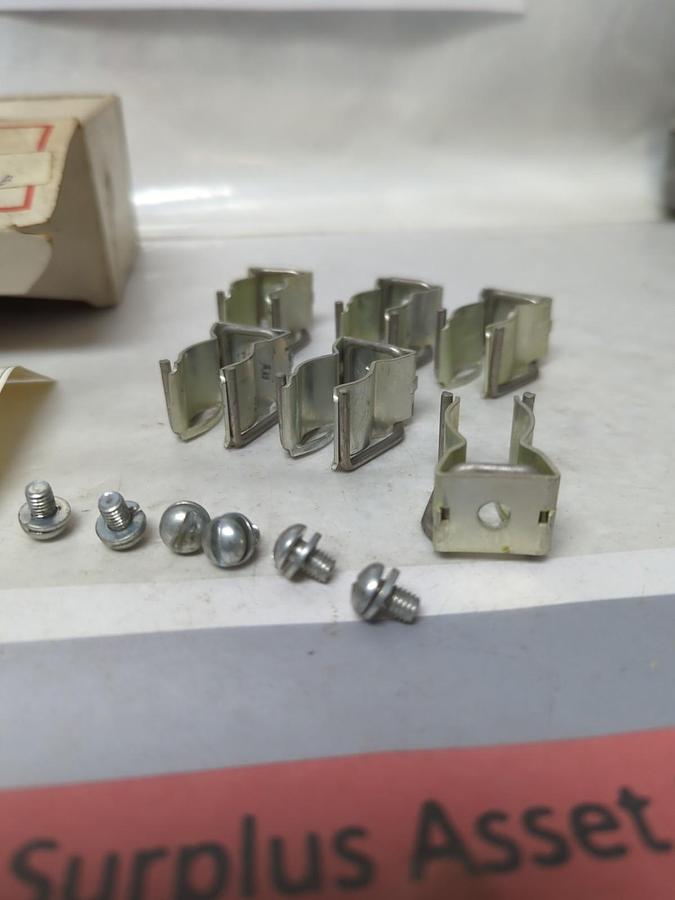 CUTLER-HAMMER,C350KD22,FUSE CLIP KIT 60 AMP 250V SIZE 2 NOS