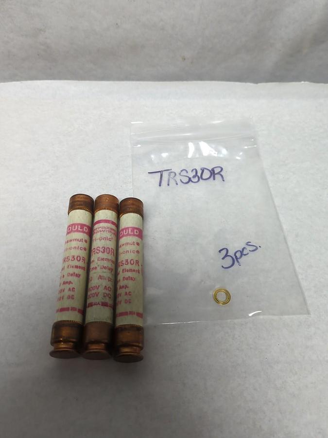 Used FERRAZ SHAWMUT,TRS-30R,TRI-ONIC 30 AMP FUSE LOT OF 3 PRE-OWNED