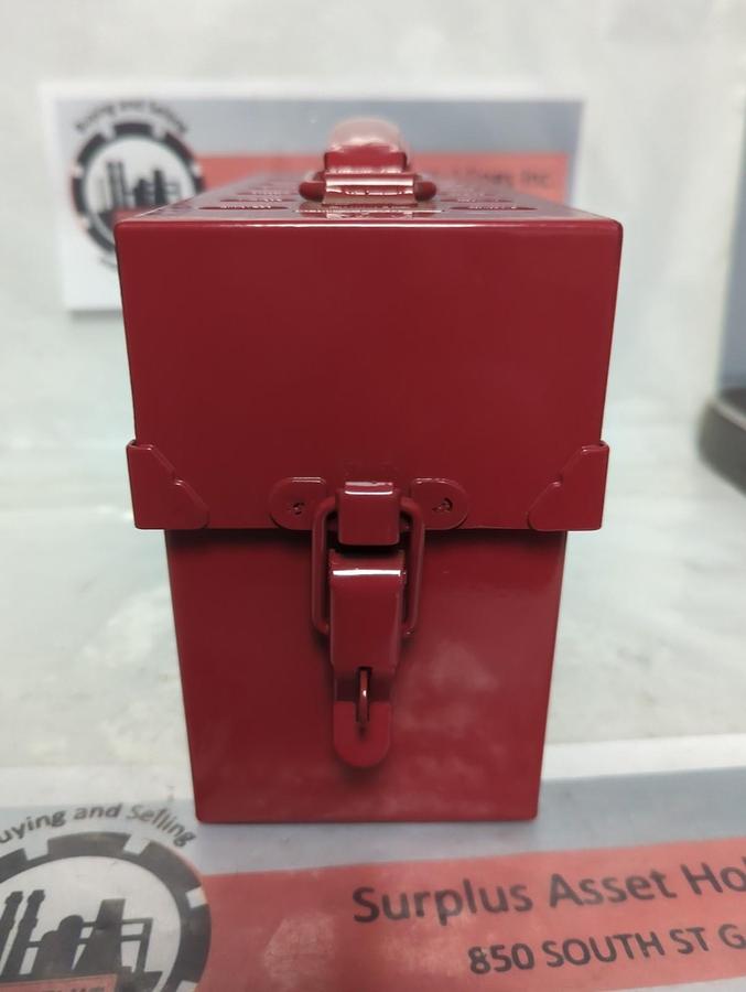 Used BRADY,LOCK-BOX,LOCK OUT SAFETY 9X6X3.5 INCHES PRE-OWNED