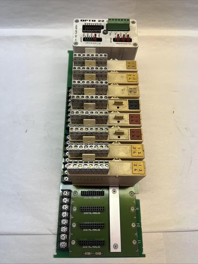 Used OPTO-22,B3000,SNAP BRAIN MODULE W/ BOARD & Input MODULES