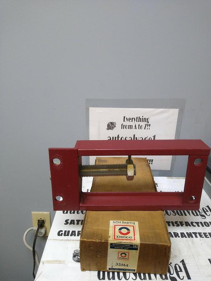 Delco New Departure,3SM4,Take Up Bearing Frame NOS