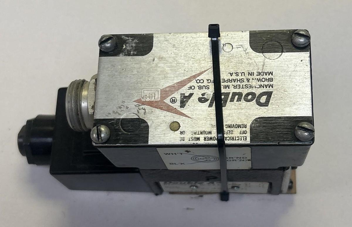 Used DOUBLE A,QJ-005-C-10B1-BH,HYDRAULIC VALVE