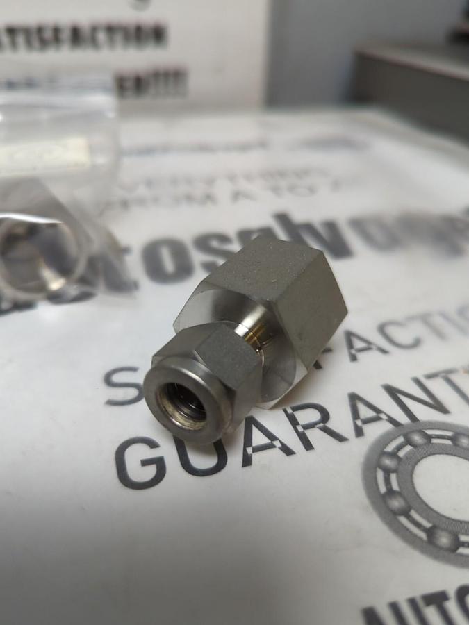 SWAGELOK,SS-600-7-8,3/8TX1/2FNPT FEMALE CONNECTOR LOT OF 3 NOS