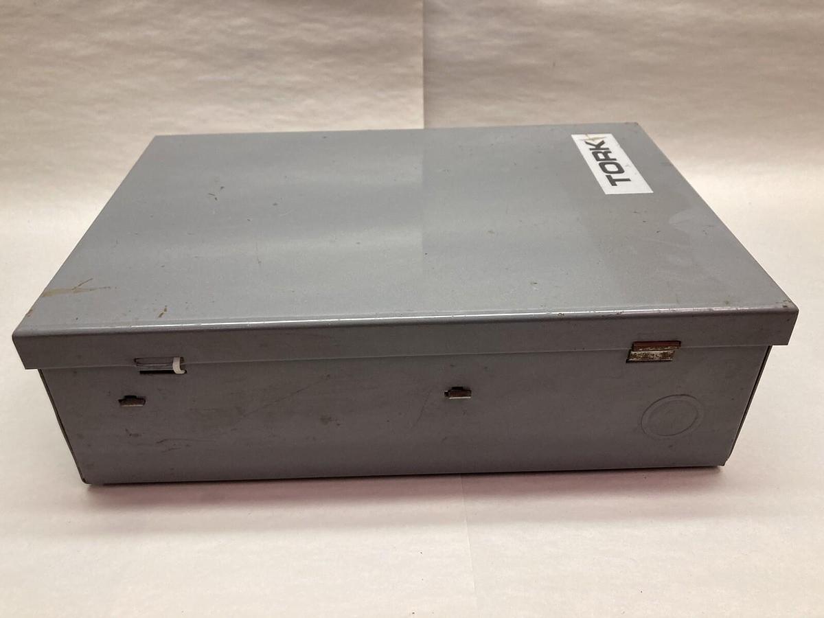 Used Tork,W400A,Seven-Day Dial Time Switch 125V 40A