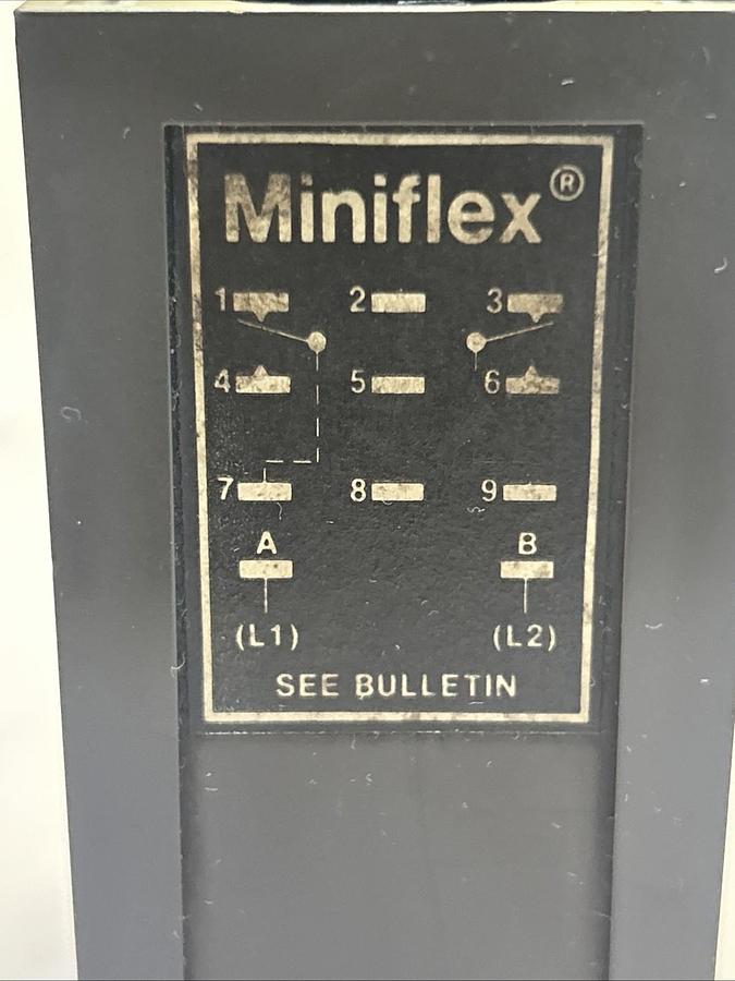 Used EAGLE SIGNAL,DB105A3,TIMER 20-120 SEC