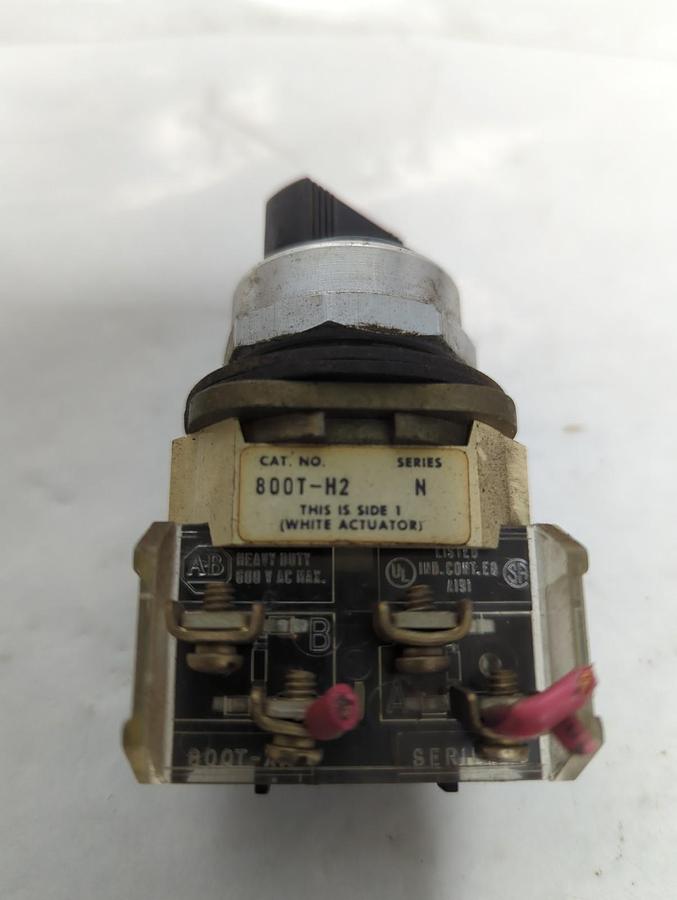 Used ALLEN BRADLEY,800T-H2,SERIES N SELECTOR SWITCH PRE-OWNED