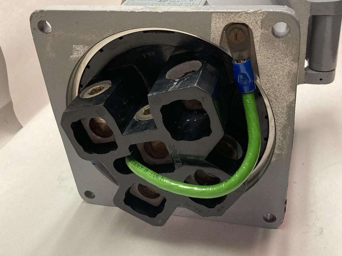 T&B Russellstoll,DF2414FR000,Maxguard Receptacle 600V 200A 60Hz