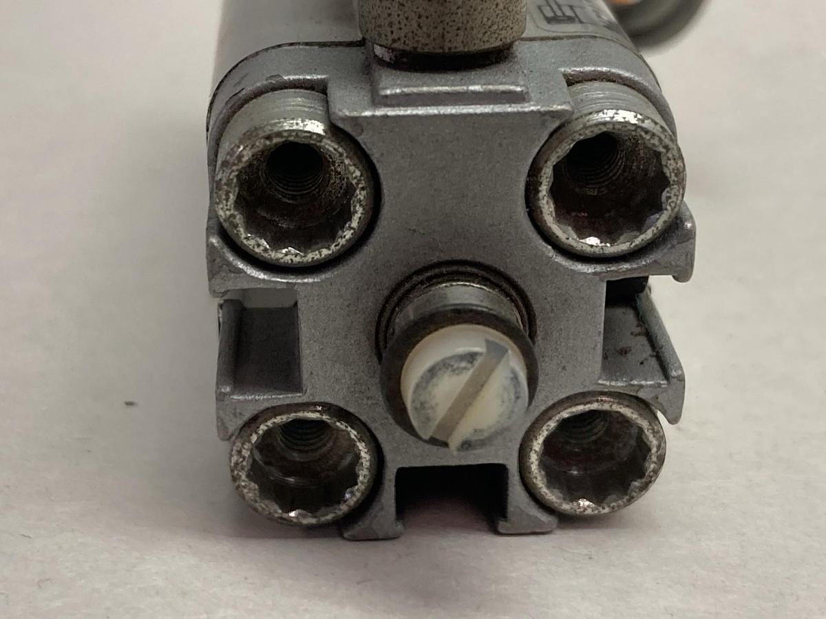 Used SMC,31F2A016A040,Cylinder