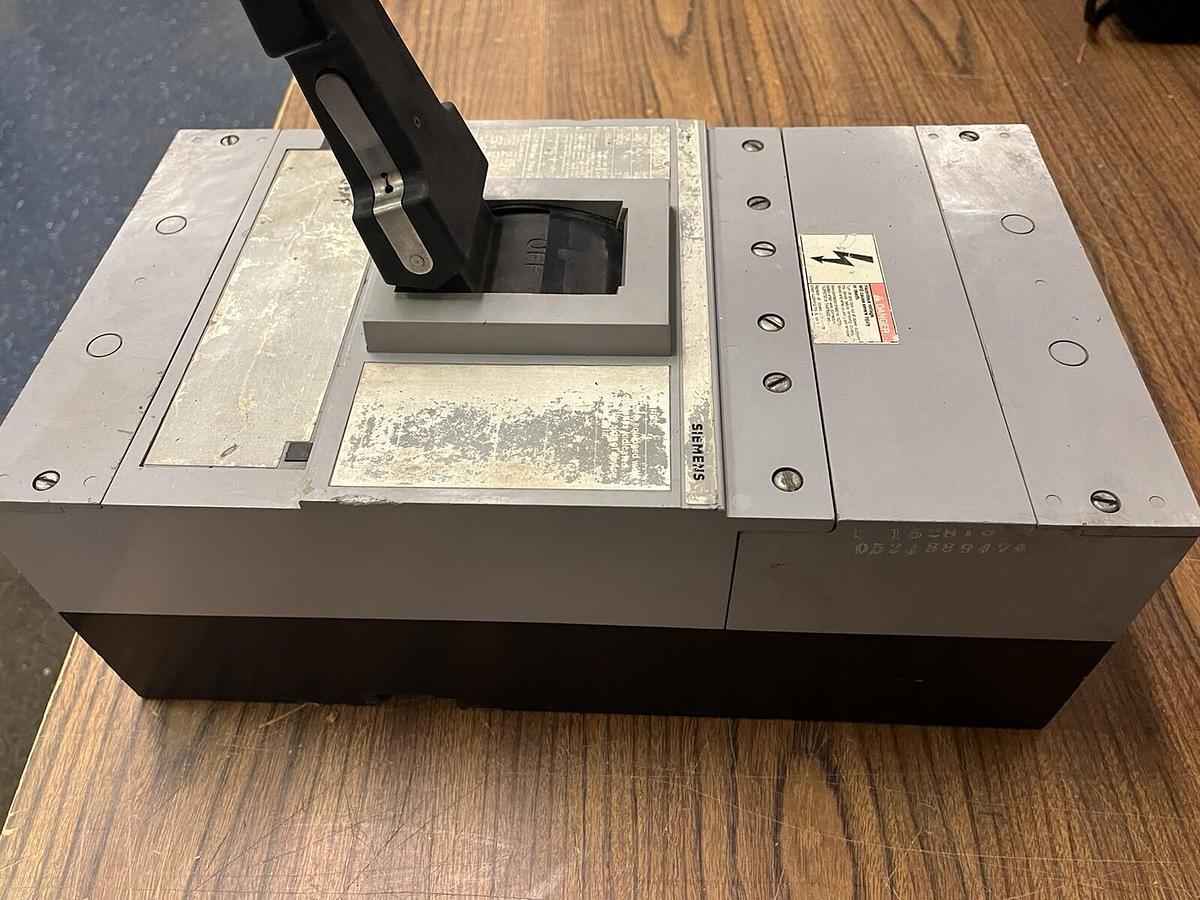 Used SIEMENS,MD63F800,CIRCUIT BREAKER 800A 600V MD6 3P