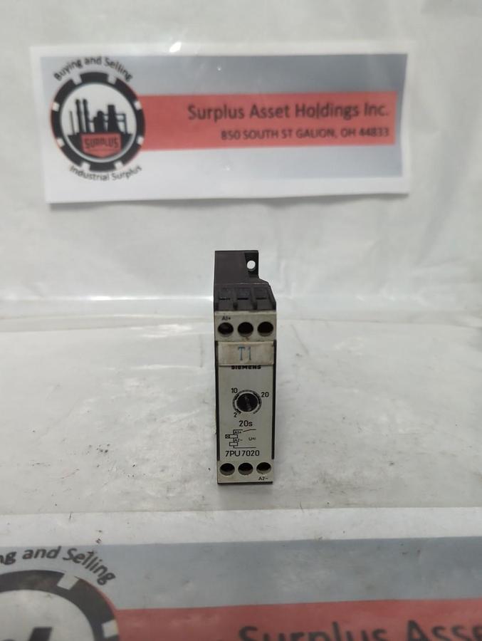 Used SIEMENS,7P47020-7CM30,TIME RELAY PRE-OWNED