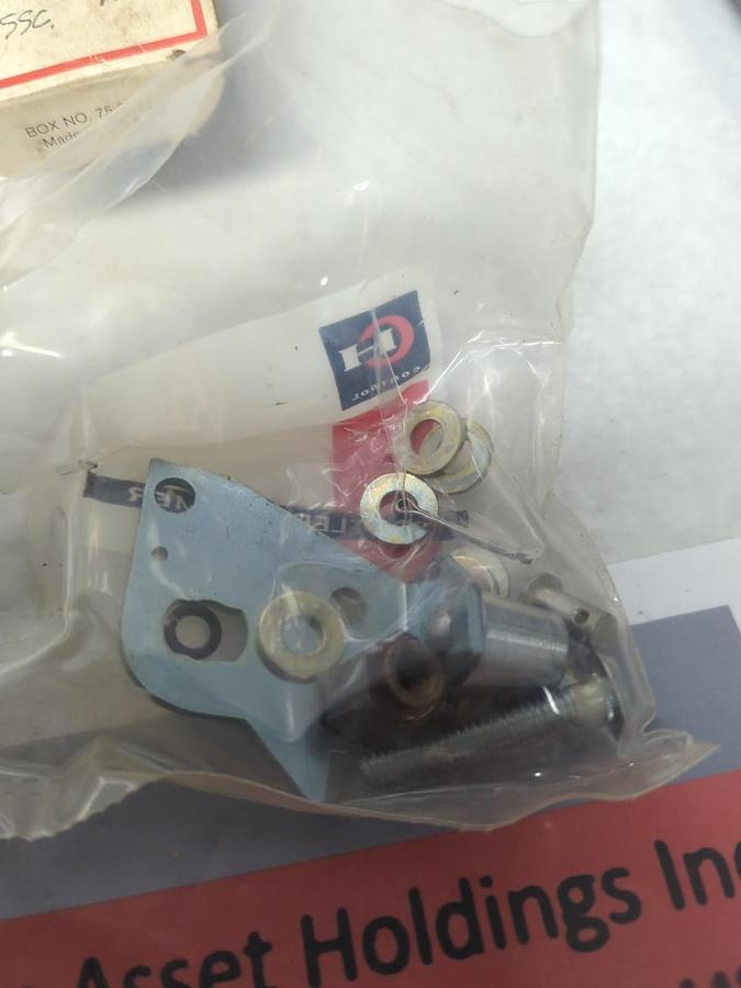 CUTLER-HAMMER,C360KR,DOOR LATCH ASSEMBLY NOS