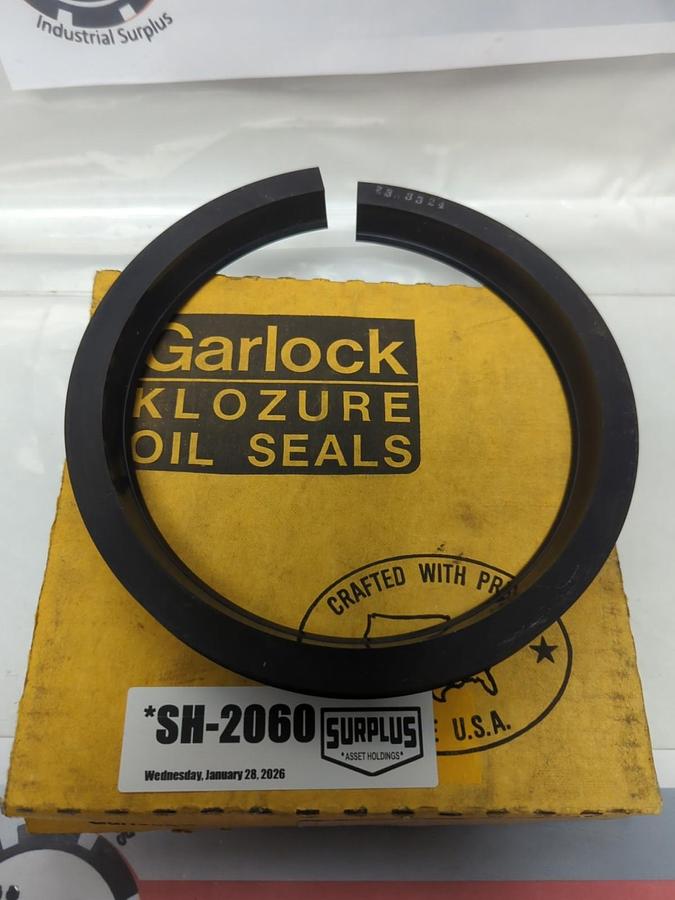 GARLOCK KLOZURE,25003-3324,OIL SEAL 5-7/8 X 7.125 X 5/8 NOS