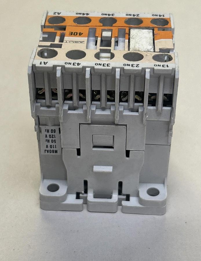 Used AGUT,MCRA040AT,CONTACTOR