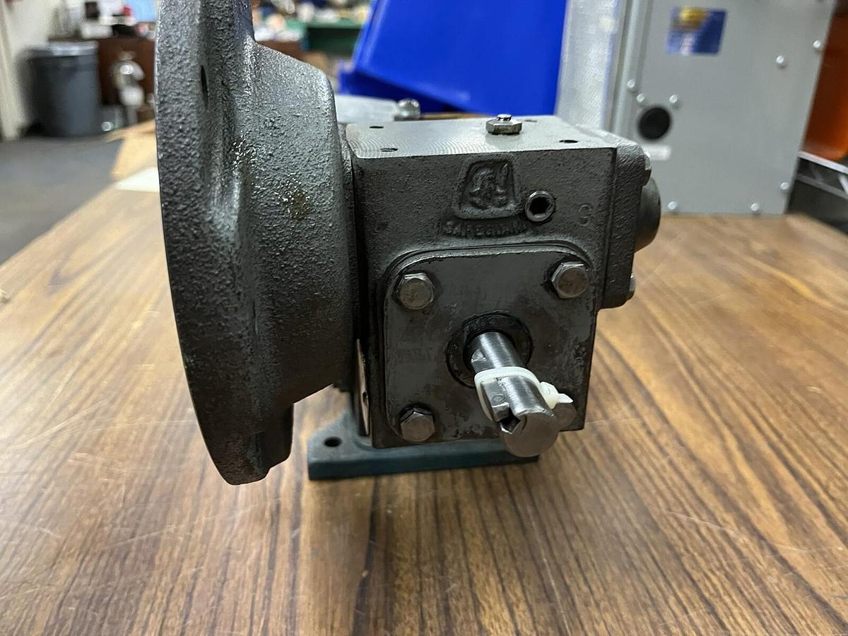 Used HUB CITY,02-20-2006-214,SPEED REDUCER 30:1WRA SHAFTS 7/8" AND 5/8"