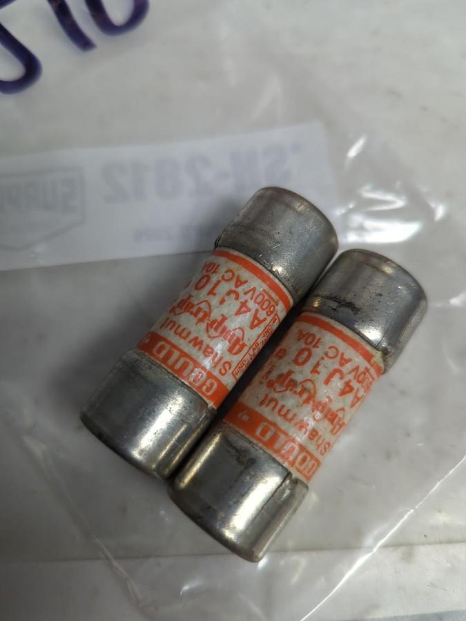 Used GOULD SHAWMUT,A4J10,AMP-TRAP 10 AMP FUSE LOT OF 2 PRE-OWNED