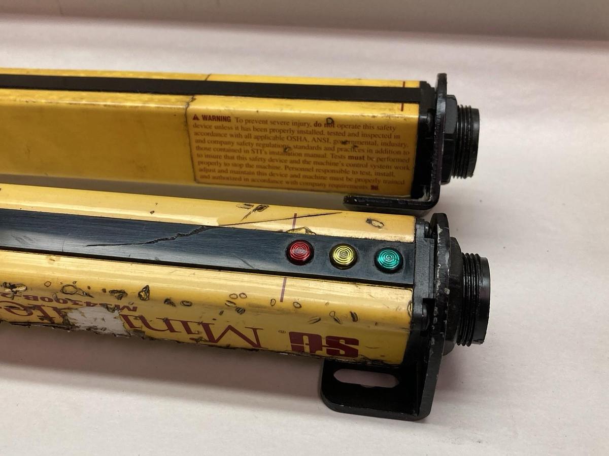 Used STI,MS4316BA & MS4316BX,MINISAFE B Light Curtain Emitter And Receiver Set