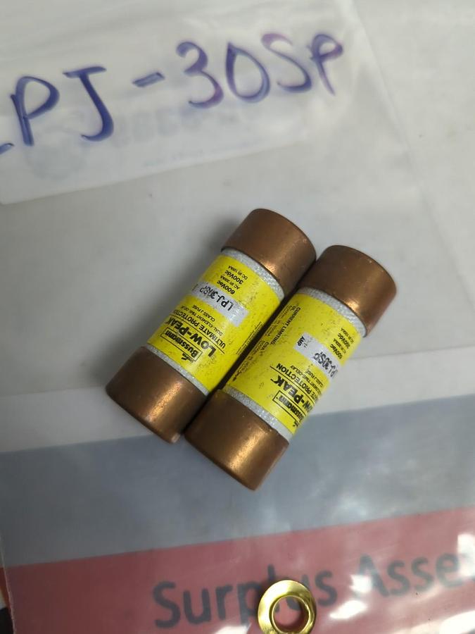 Used COOPER BUSSMANN,LPJ-30SP,LOW-PEAK 30 AMP FUSE LOT OF 2 PRE-OWNED