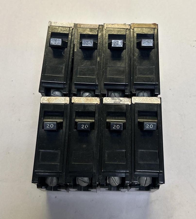 Used CROUSE HINDS,MP120,CIRCUIT BREAKER 20A 120/240C 1P LOT OF 8