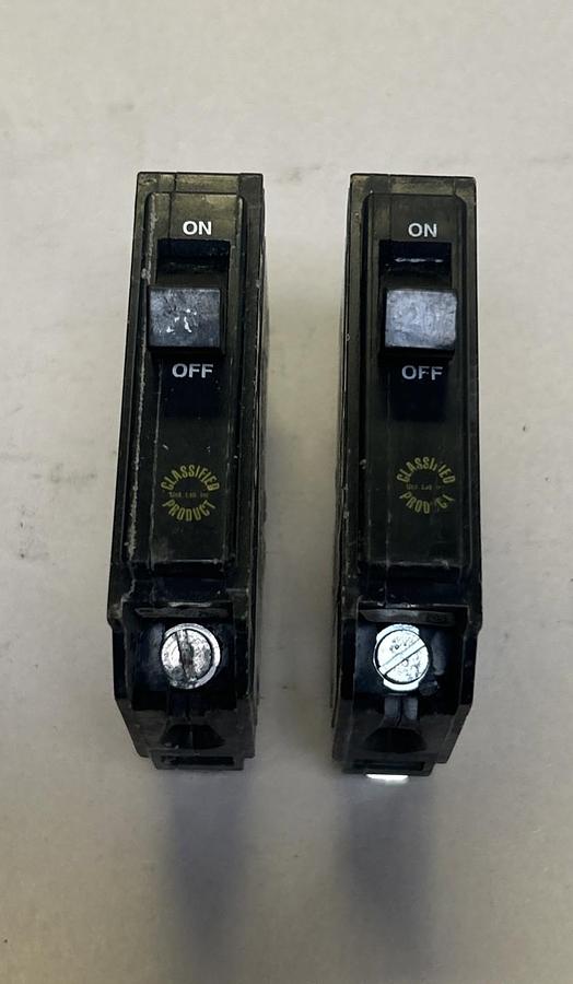 Used EATON,CHQ120,CIRCUIT BREAKER 20A 120/240V 1P LOT OF 2