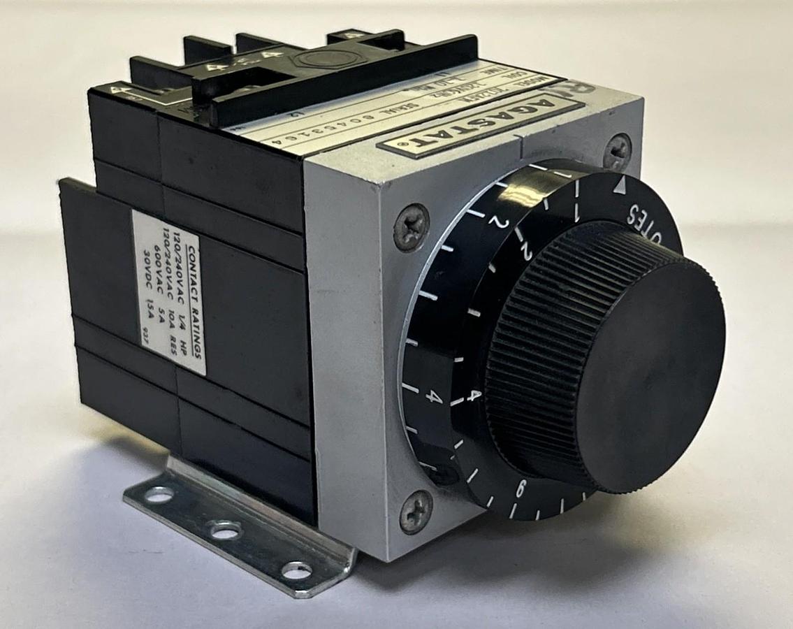 Used AGASTAT,7012AFM,TIME DELAY RELAY 1-10 MINUTE 120V