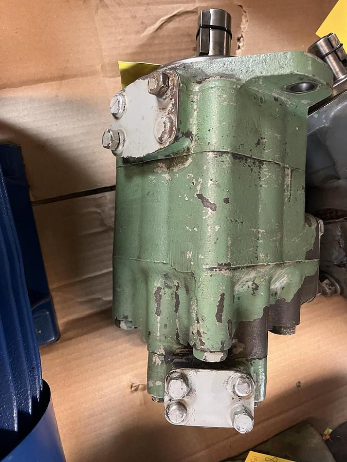 Used VICKERS,3520V38A-5-1AA-10-132,VANE PUMP