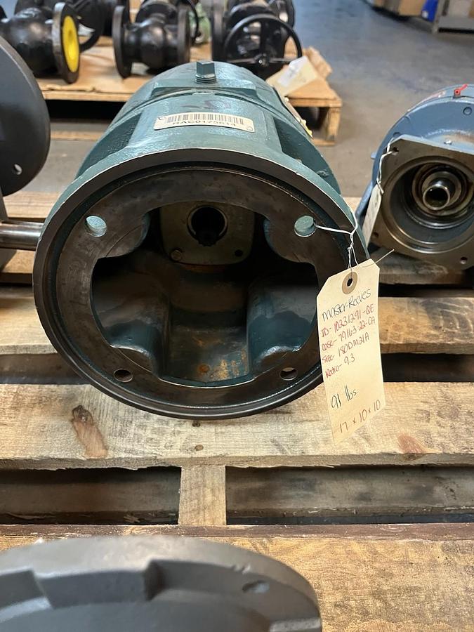 Used RELIANCE,180DM214,TIGEAR GEAR REDUCER RATIO 9.5 IN 6HP 1750RPM
