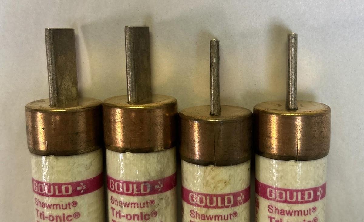 Used GOULD SHAWMUT,TRNR70,FUSE 70A 250V LOT OF 4