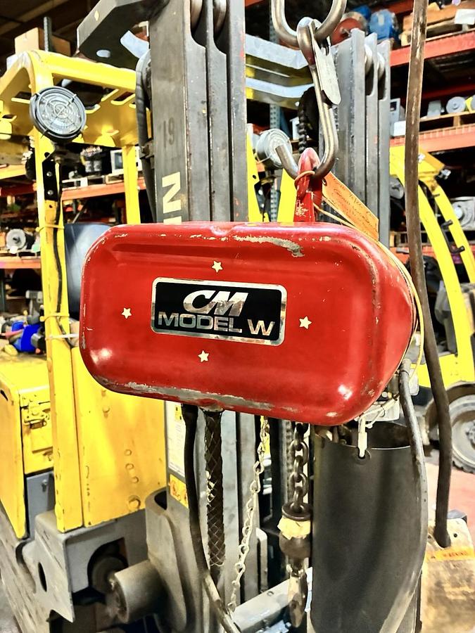 Used CM,W-L,ELECTRIC HOIST 1 TON 3PH 230/460V 16FPM 8FT CHAIN