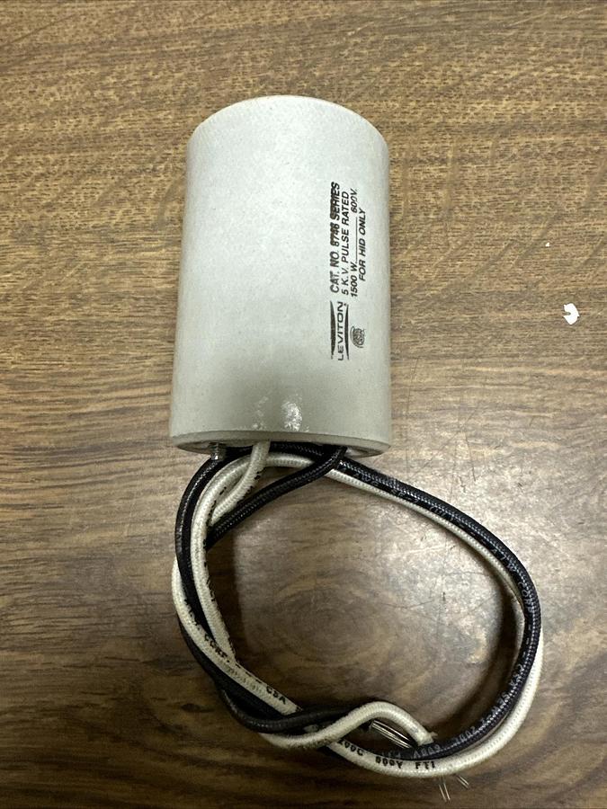 Leviton,8746,Porcelain Light Socket