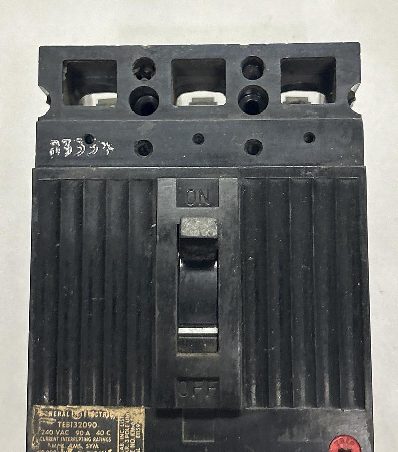 Used GENERAL ELECTRIC,TEB132090,CIRCUIT BREAKER 90A 240V 3P