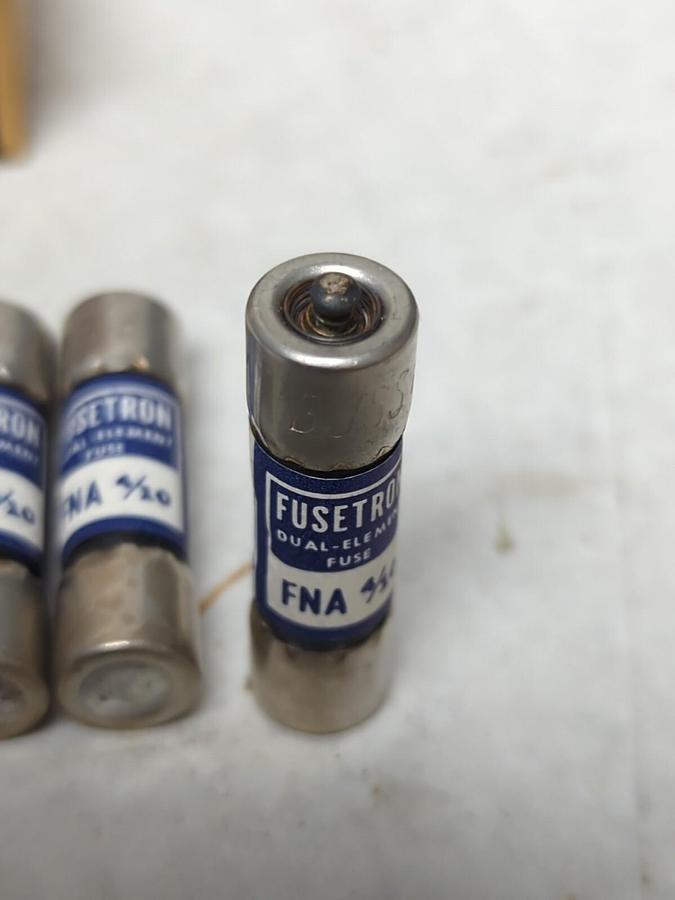COOPER BUSSMANN,FNA 4/10,FUSETRON 4/10 AMP FUSE LOT OF 8 NOS