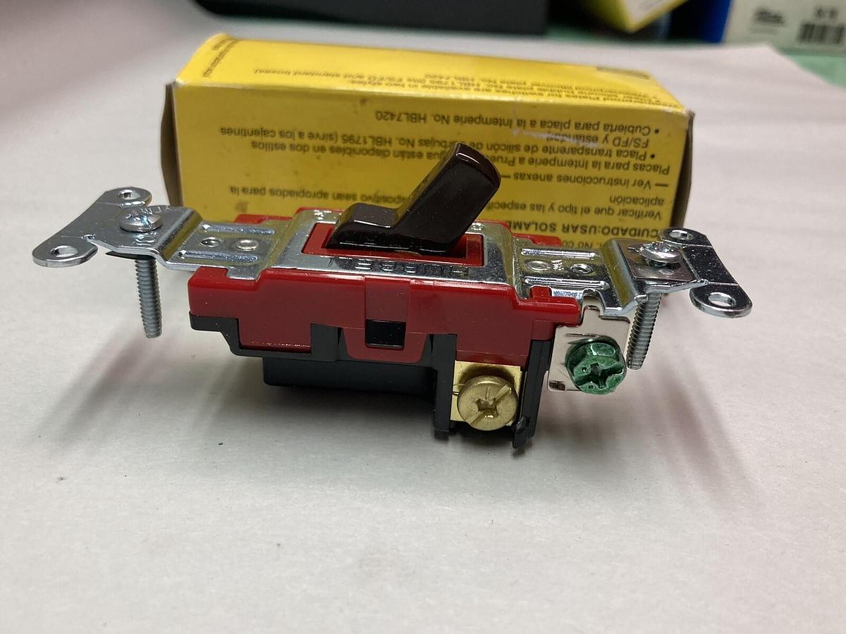 Hubbell,1223B,3-Way Light Switch