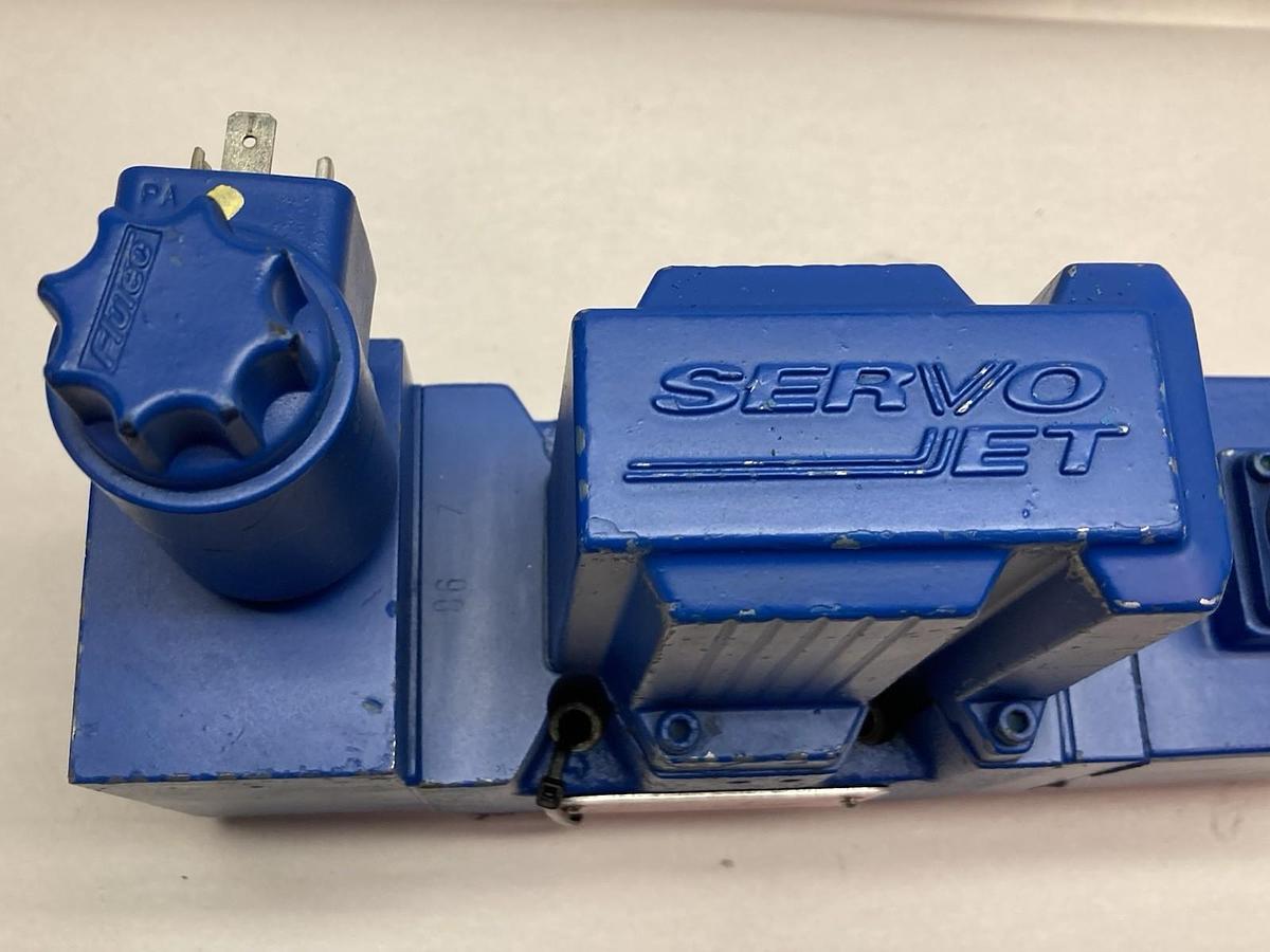 Used Moog,Model D661-3702E Type P80HPAUGNEA2,Servo Valve 350 bar 10V 24VDC
