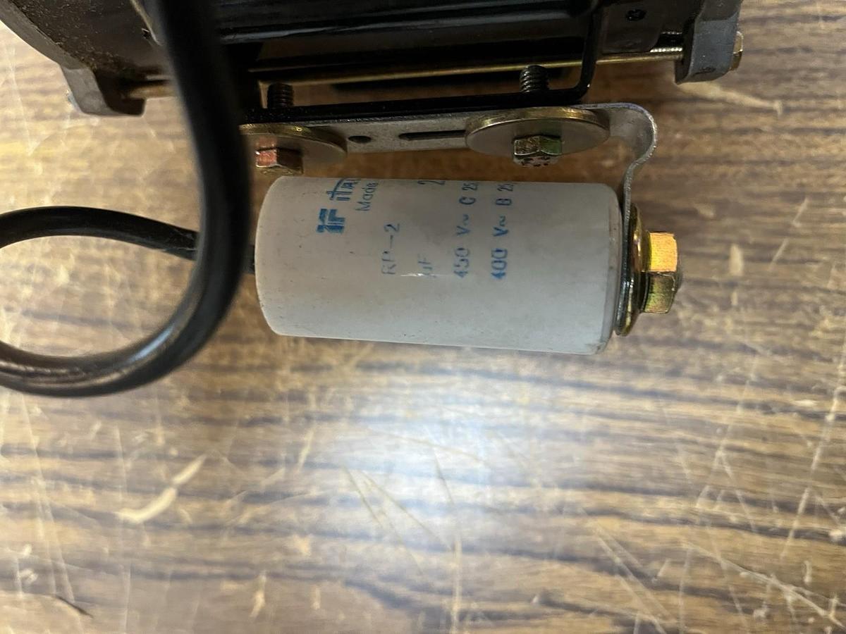 ATLAS COPCO LEROY SOMER,1080-3032-01,SINGLE PHASE MOTOR .05kW 220V 1350RPM