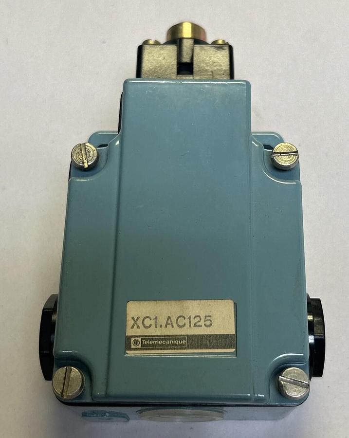 TELEMECANIQUE,XC1AC125,LIMIT SWITCH NOS