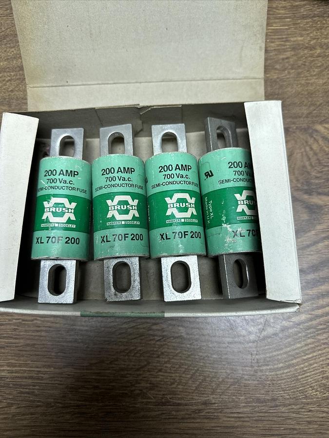 Brush,XL70F200,Fuse 200A 700V BOX of 4