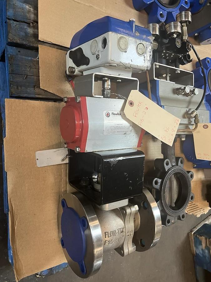 Used FLOW-TEK,V200E,AUTOMATOR ACTUATOR BALL VALVE 150 2-1/2" VAC POSITIONER