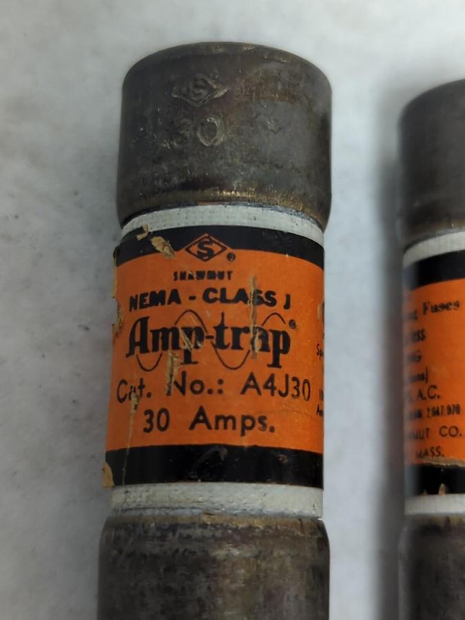 Used CHASE SHAWMUT,A4J30,AMP-TRAP 30 AMP FUSE LOT OF 2 PRE-OWNED