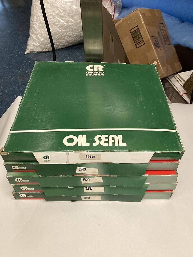 Chicago Rawhide,85085,Radial Shaft Oil Seal Lot of 5