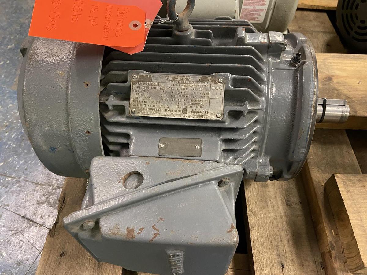 Used SIEMENS,1LA02132EE41,7.5HP MOTOR 460V 3535RPM 213TC TYPE RGZEESDX