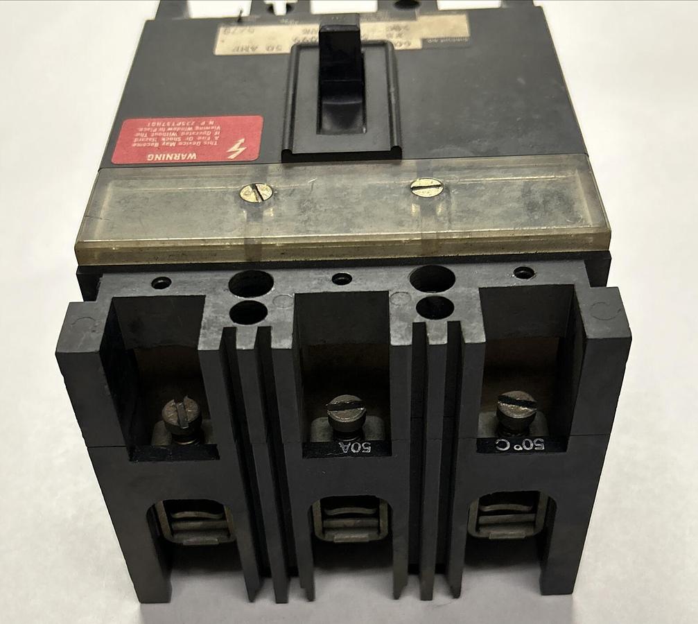 Used SAFTVUE,53-E-8099,CIRCUIT BREAKER 50A 600V 3P