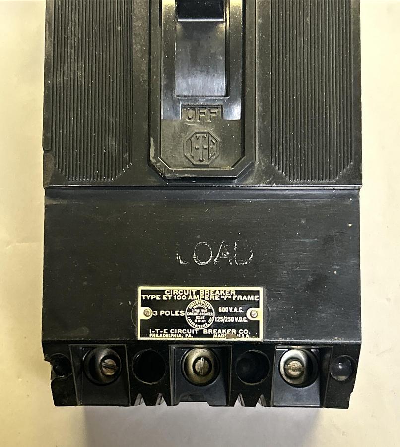 Used ITE,ET4033,CIRCUIT BREAKER 30A 125/250V 3P