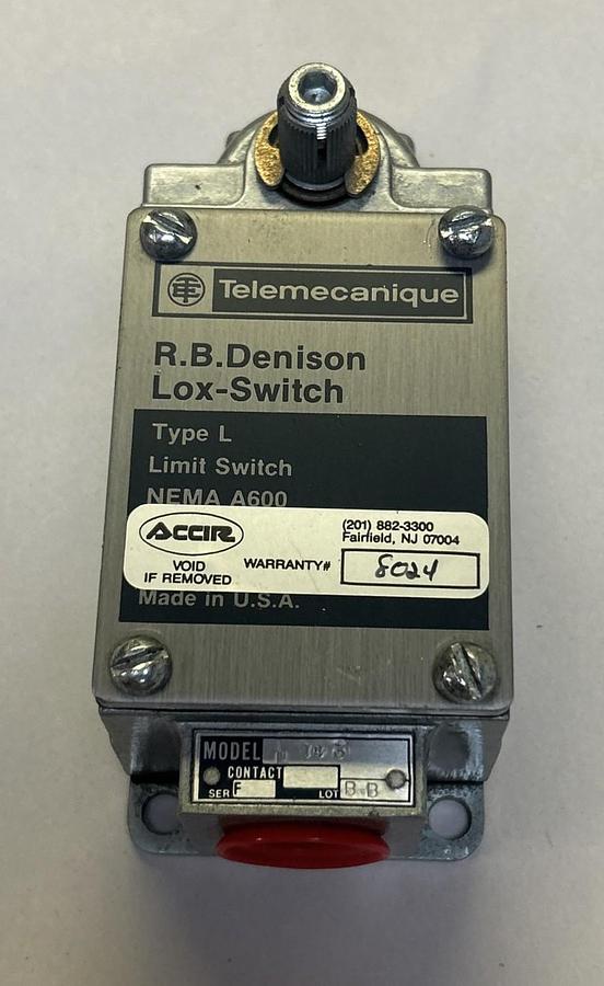 Used TELEMECANIQUE,L143,LIMIT SWITCH