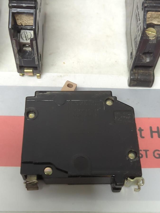 Used CUTLER-HAMMER,CH130,CIRCUIT BREAKER 30 AMP 1-POLE LOT OF 10 PRE-OWNED