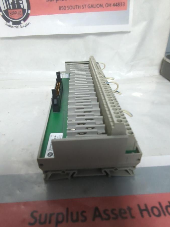 Used ALLEN BRADLEY,1492-IFM40F-F24-2,FUSIBLE INTERFACE MODULE SERIES A PRE-OWNED